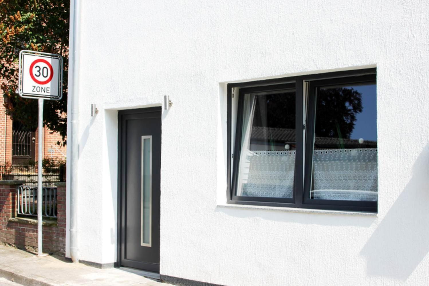 Work & In Kleve Iiii Apartment *