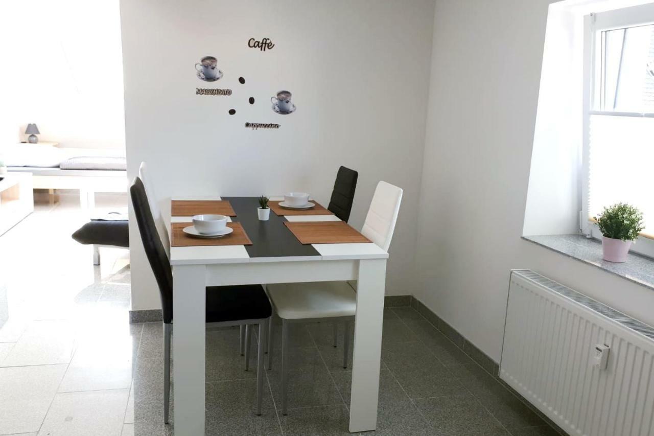 Work & In Kleve Iiii Apartment